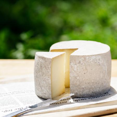 [ASUKAのチーズ工房]はじめのチーズホール1kg