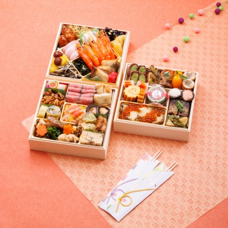 [赤坂あじさい]和風おせち三段重『蝶』(山形牛ローストビーフ・あわび入り/冷蔵)3〜4人前[12月31日お届け]