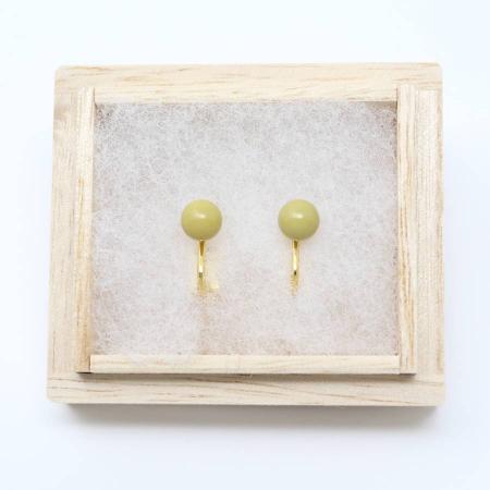 [ヌシヤ]輪島でうまれた うるしのイヤリング わかな(黄緑)