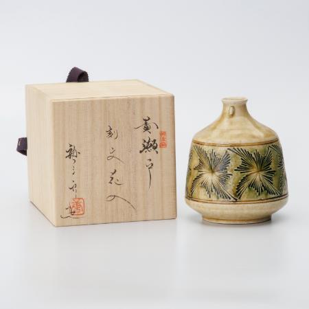 [唐三郎窯]瀬戸焼 加藤唐三郎 黄瀬戸刻紋花入