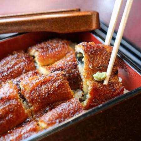 [一色うなぎ漁業協同組合]「めす鰻蒲焼」2尾(計300g)