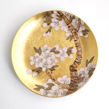[琥山窯]金箔押桜絵6寸飾皿